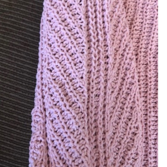 H&M light pink soft sweater - Picture 3 of 4